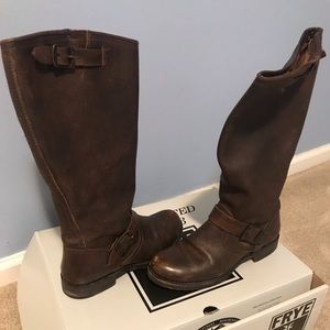 Dark brown Veronica Frye boots